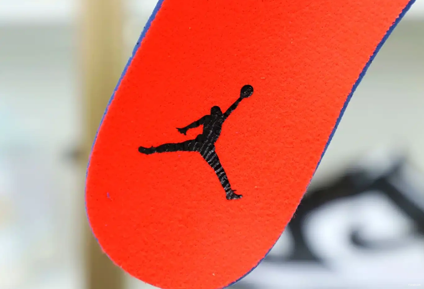 INFRARED AIR JORDAN 4 0528